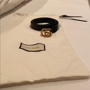 Black leather Gucci belt double G
